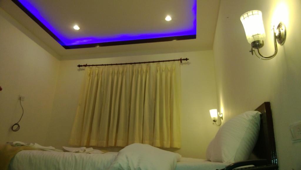 Hotel Hill Palace 코사니 외부 사진